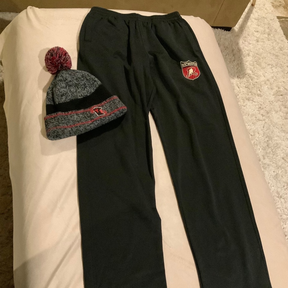 Hockey Hat Warm up pants Black Red Youth XL Sporty Active wear Alpine Athleisure